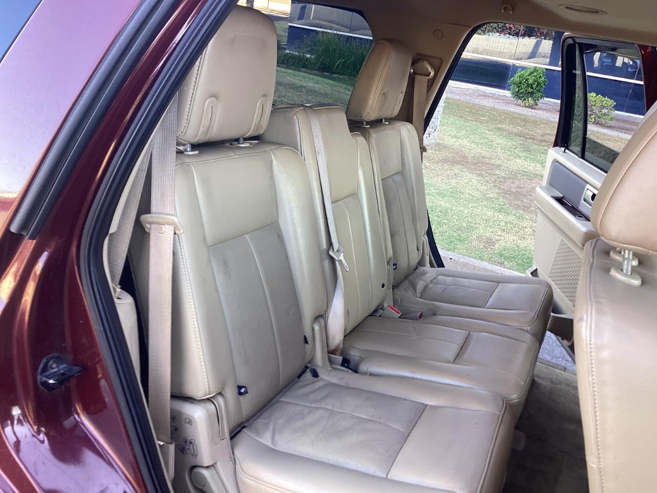 Ford Expedition XLT 4WD 2012