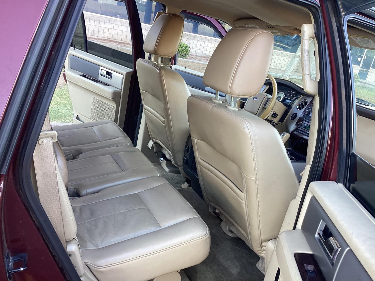 Ford Expedition XLT 4WD 2012