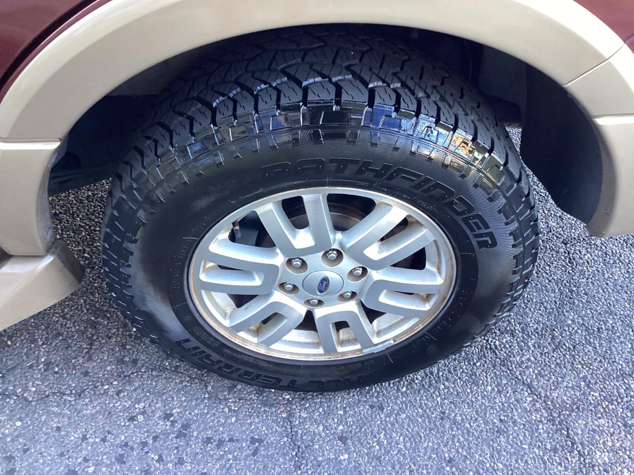 Ford Expedition XLT 4WD 2012