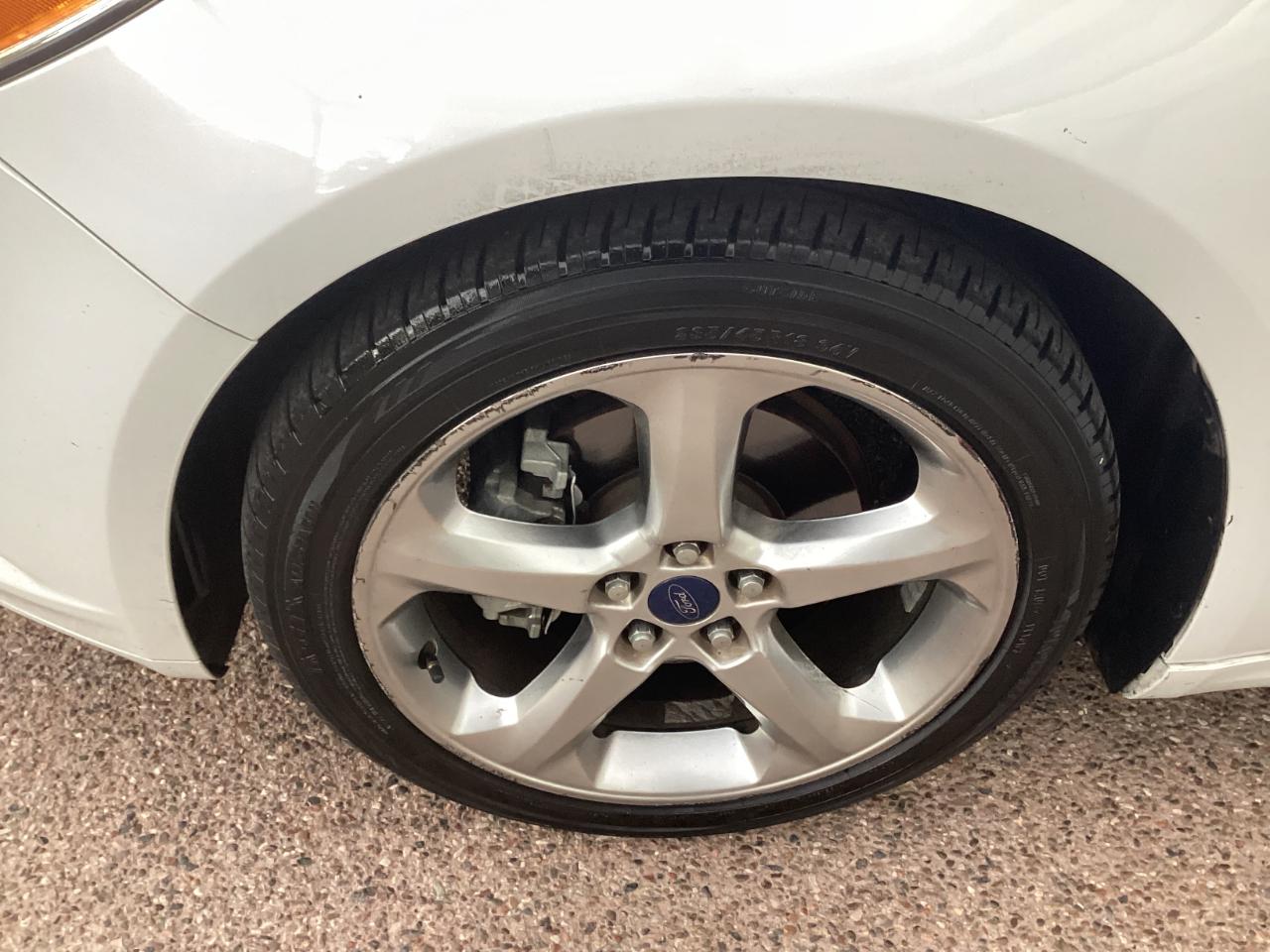 Ford Fusion SE 2014