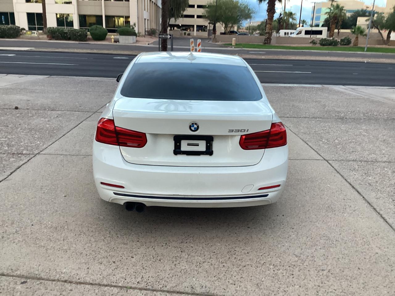 BMW 3-Series 330i SULEV Sedan 2017