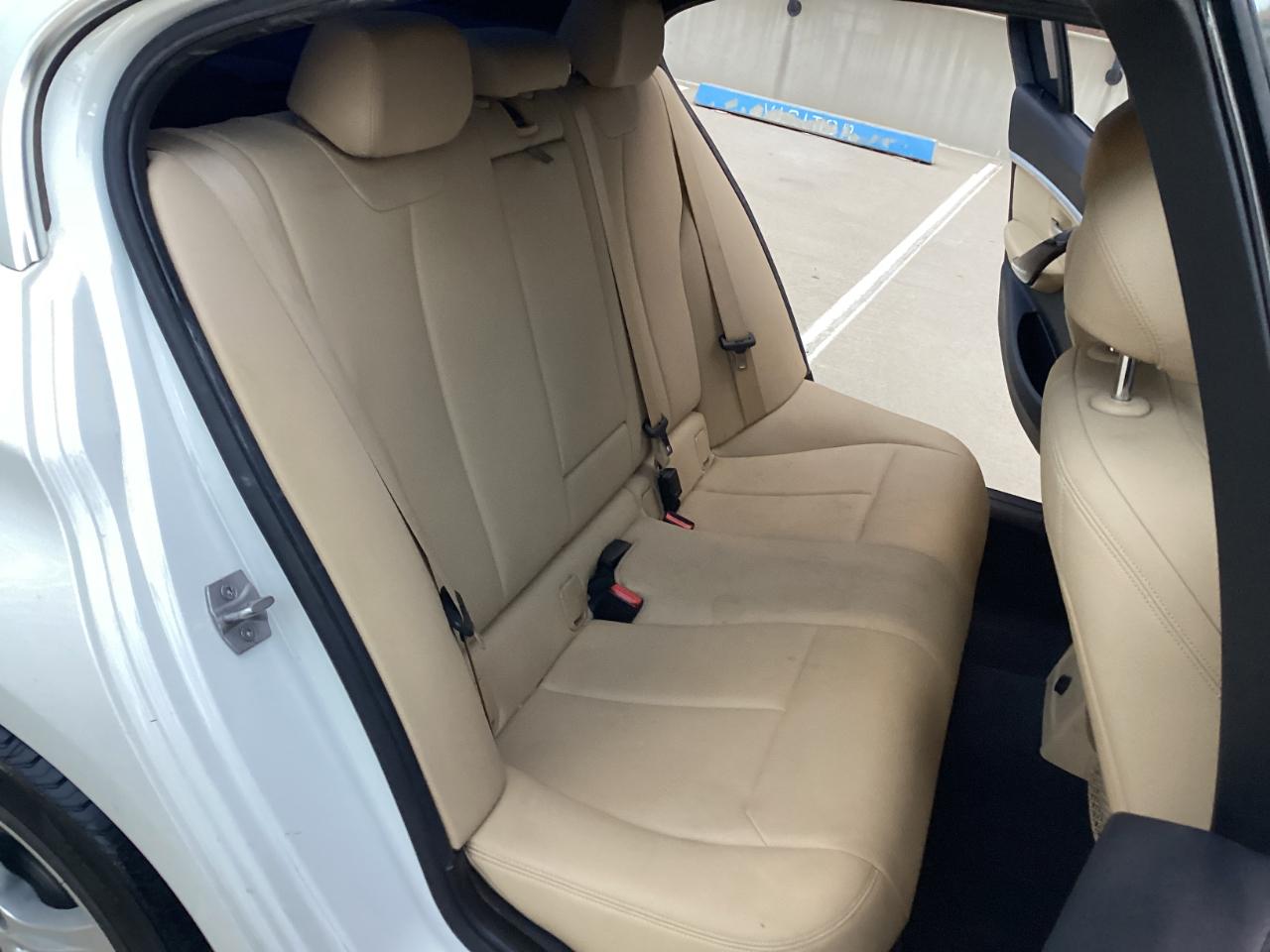 BMW 3-Series 330i SULEV Sedan 2017