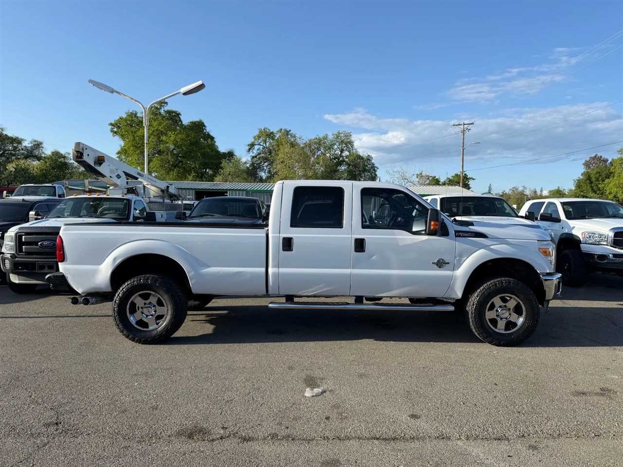 2013 Ford F-250 Lariat photo 2