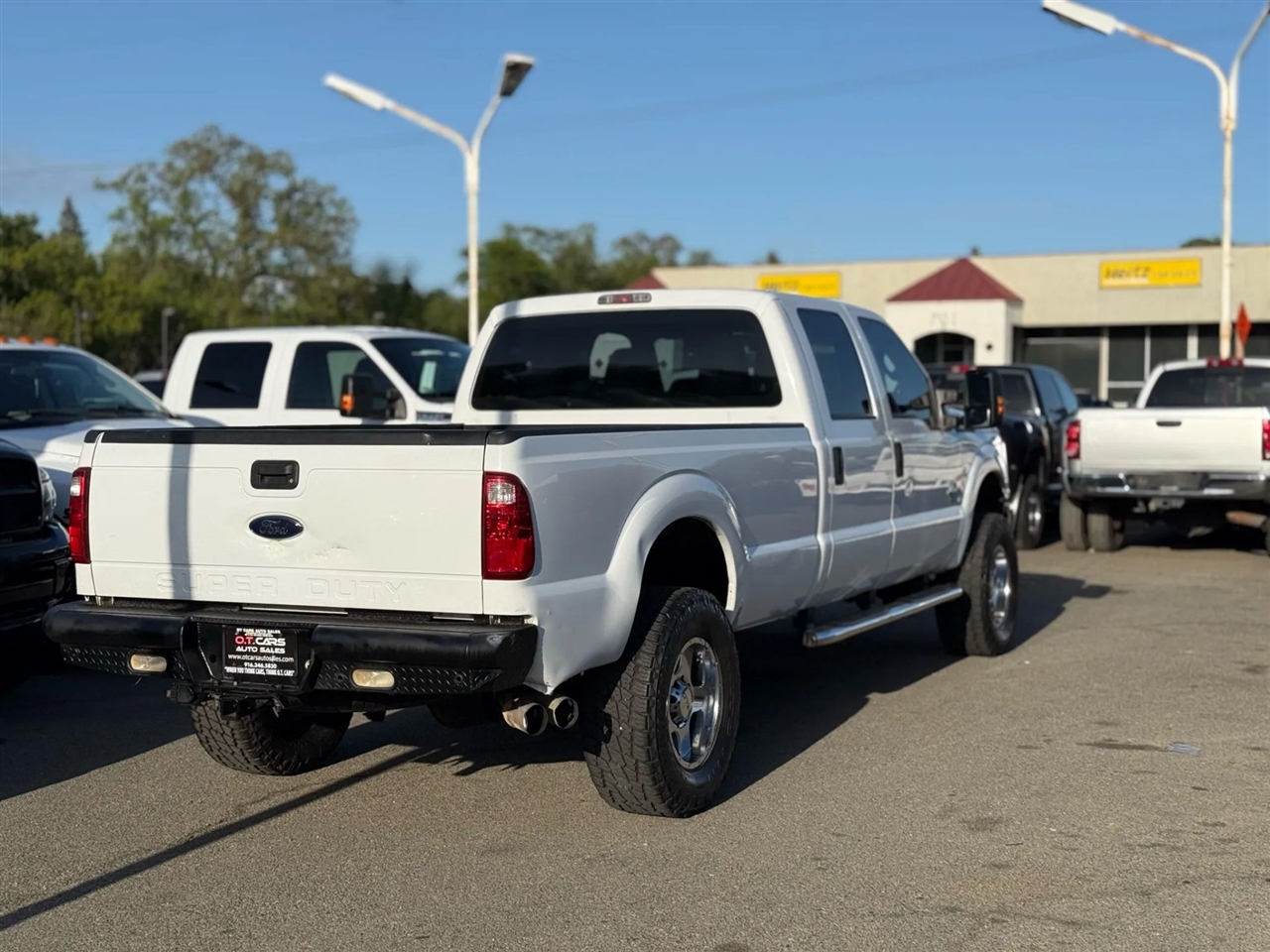 2013 Ford F-250 Lariat photo 3