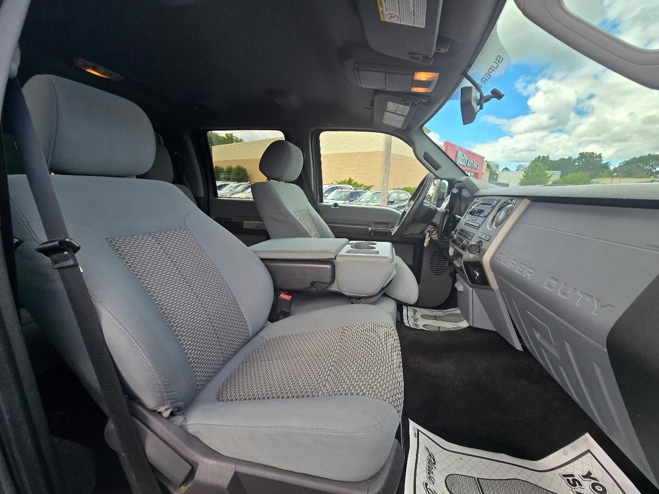 Ford F-250 SD XLT Crew Cab 4WD 2016