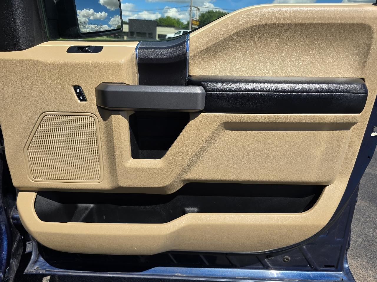 Ford F-150 4WD SuperCrew 145" XLT 2016