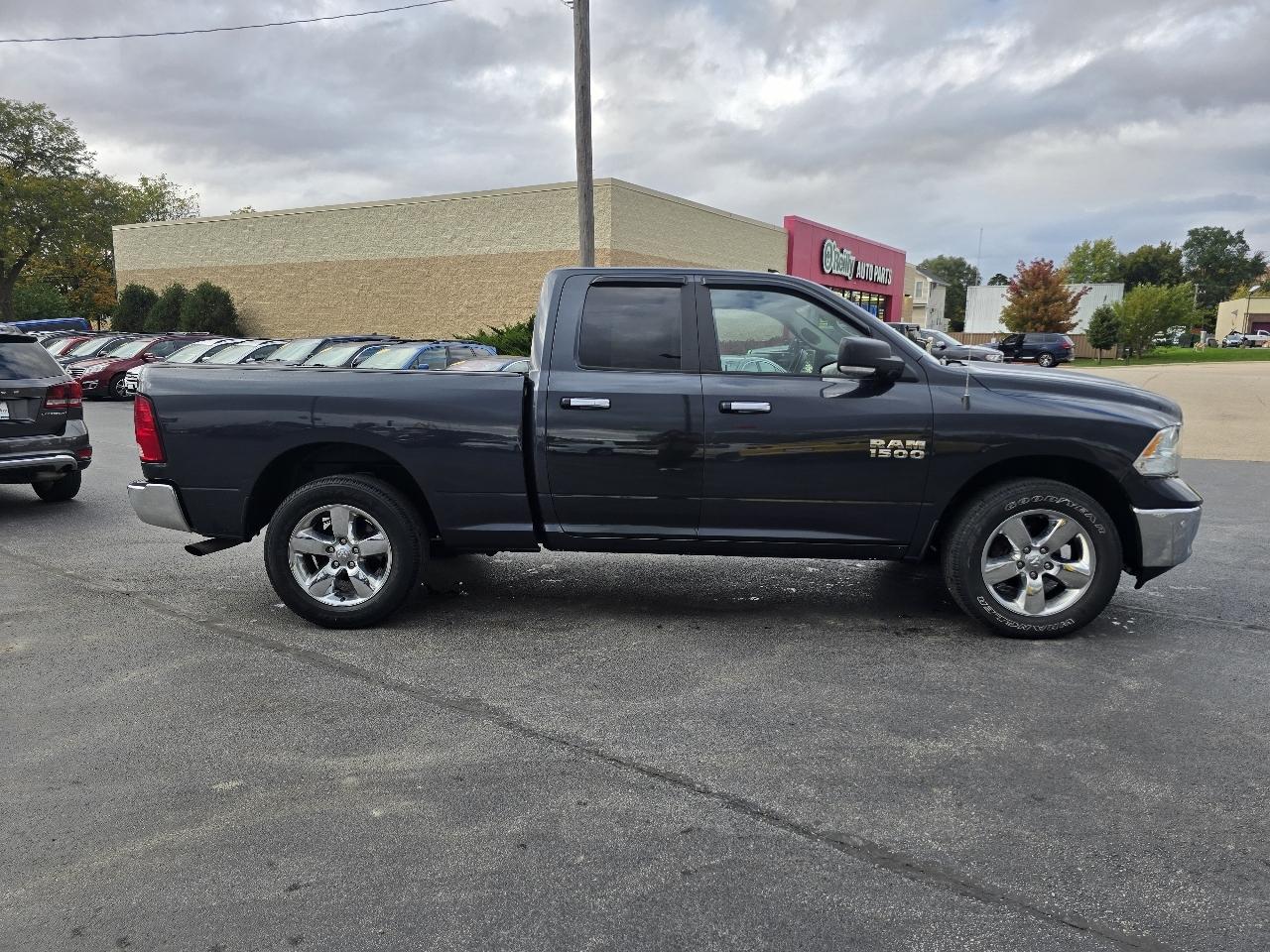 RAM 1500 SLT Quad Cab 4WD 2018