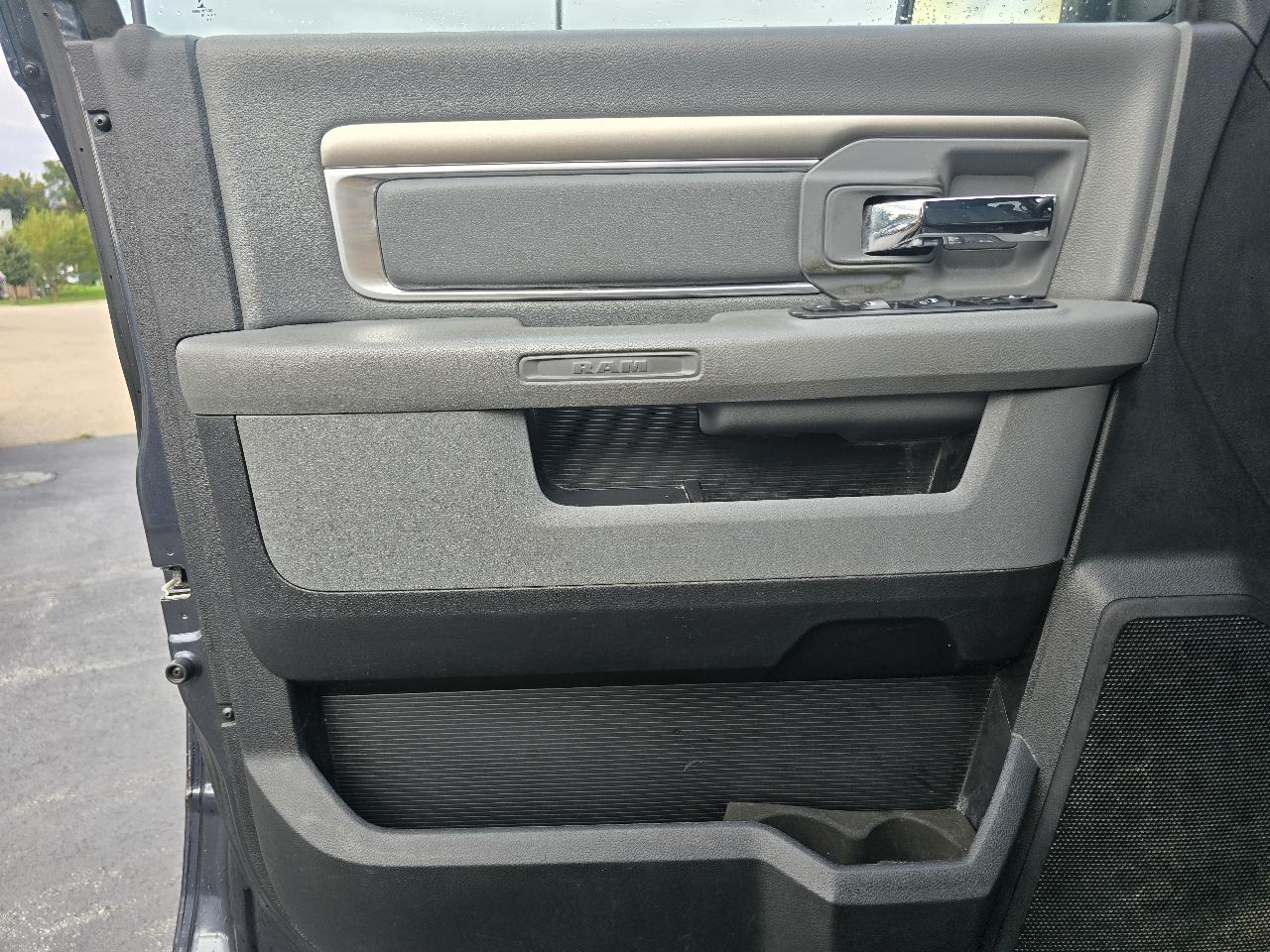 RAM 1500 SLT Quad Cab 4WD 2018