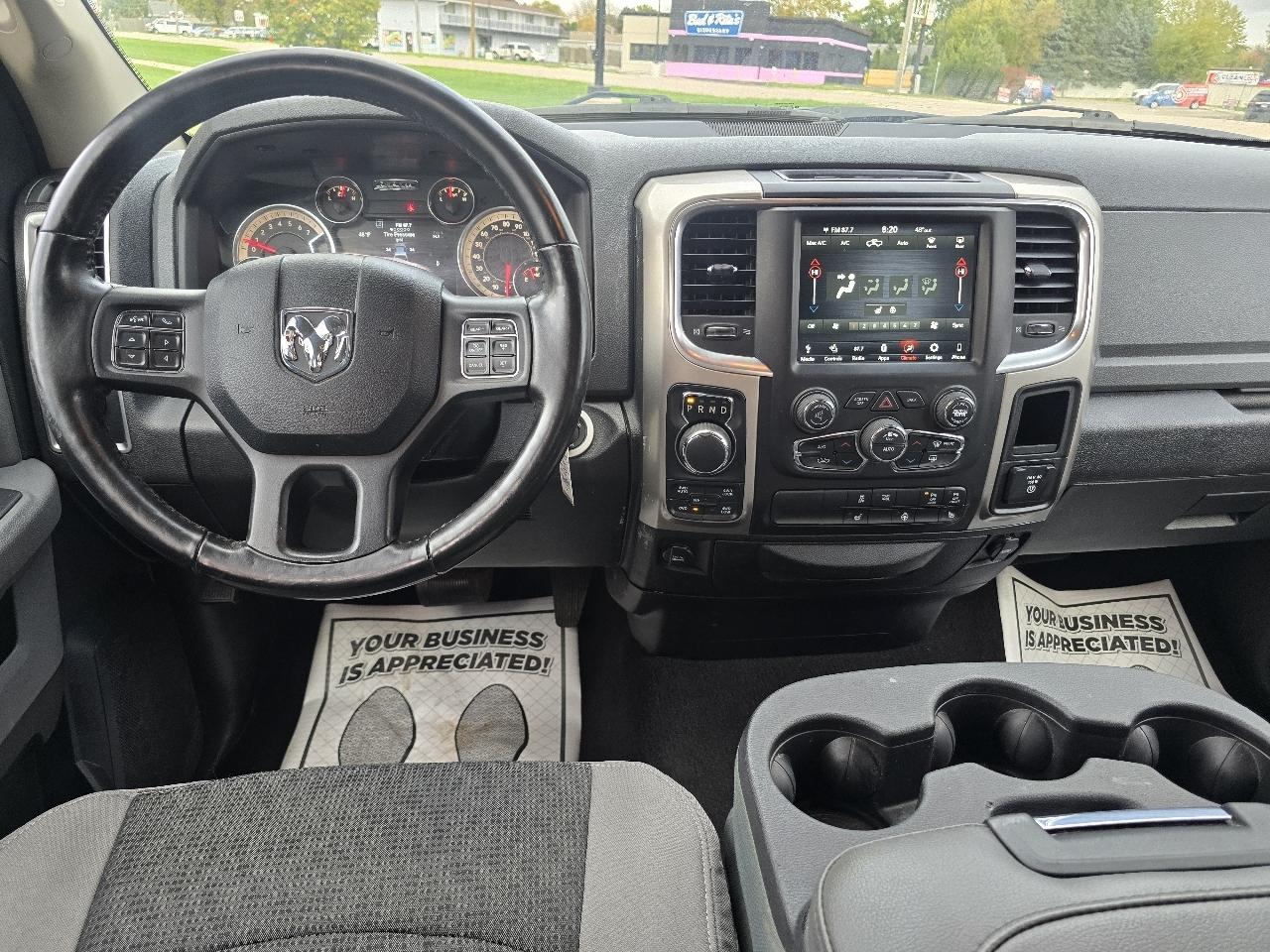 RAM 1500 SLT Quad Cab 4WD 2018