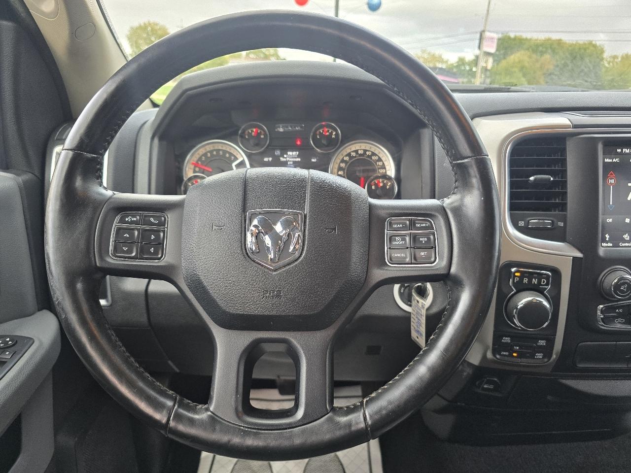 RAM 1500 SLT Quad Cab 4WD 2018