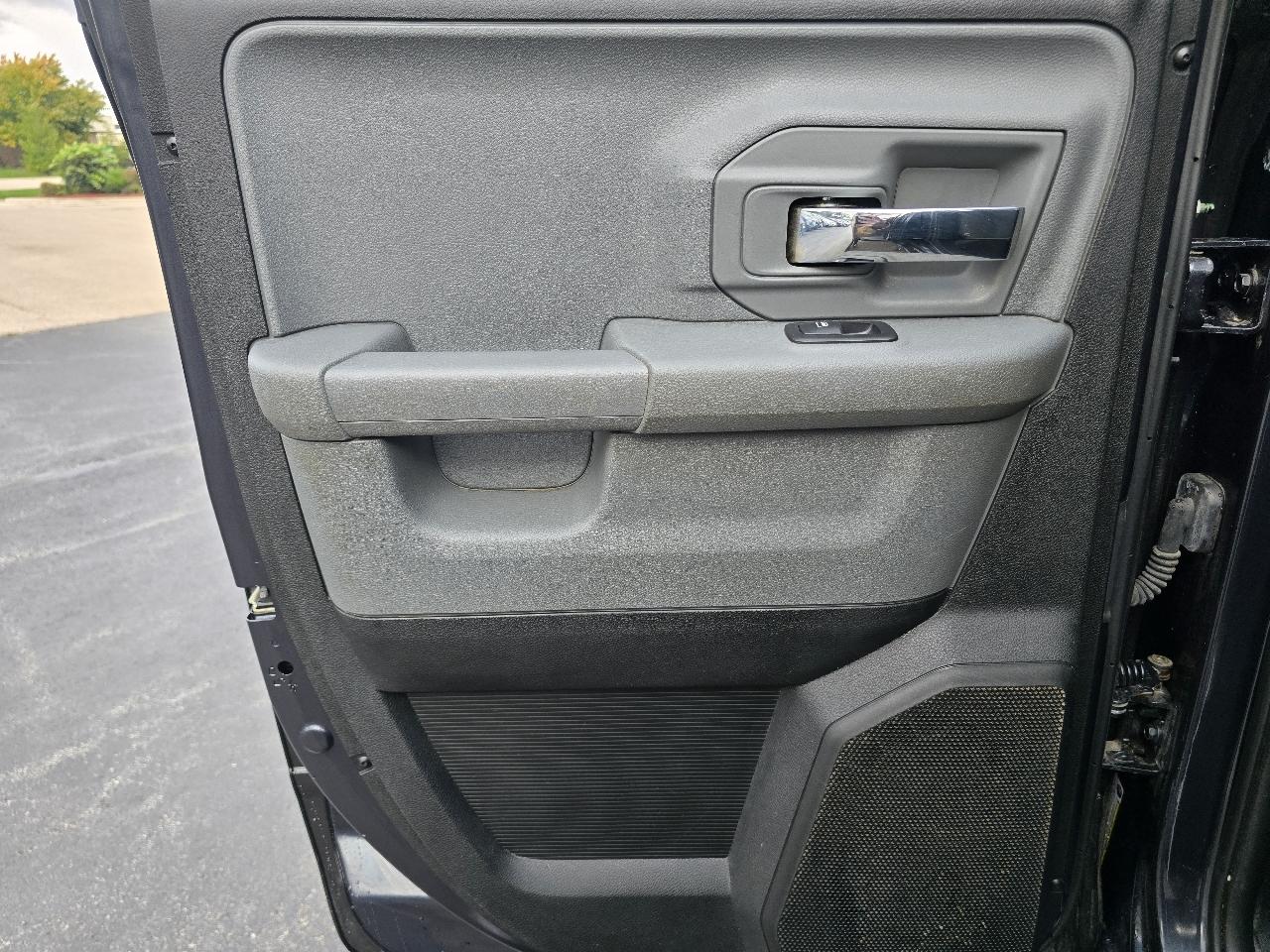 RAM 1500 SLT Quad Cab 4WD 2018