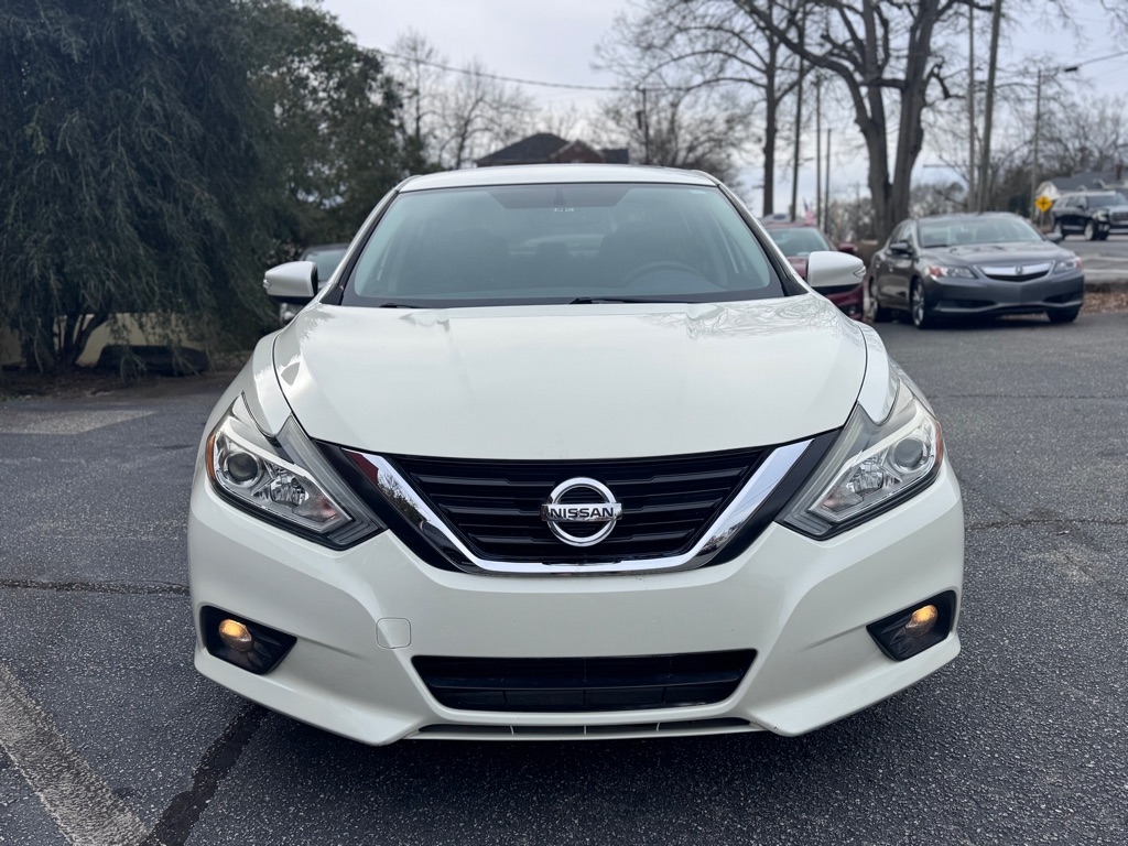 2016 Nissan Altima SV's photo