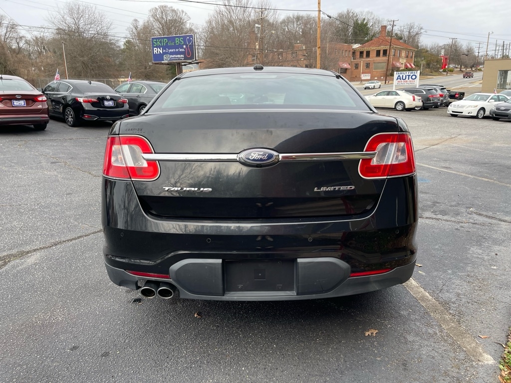 Ford Taurus Limited FWD 2011