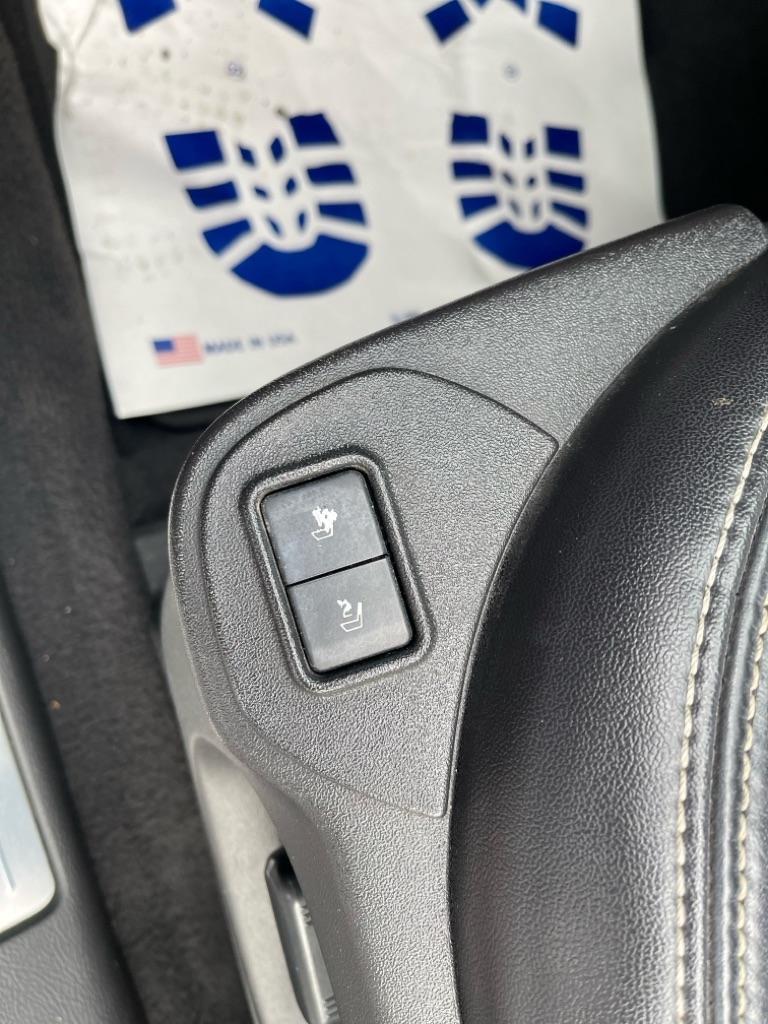 Ford Taurus Limited FWD 2011