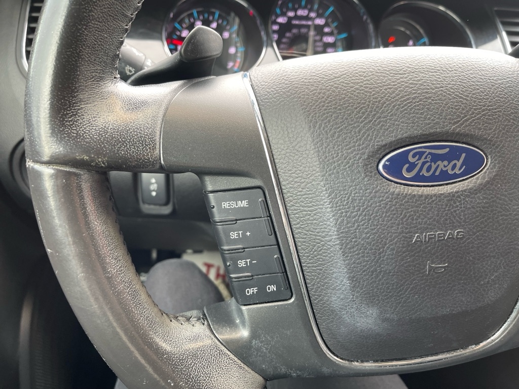 Ford Taurus Limited FWD 2011