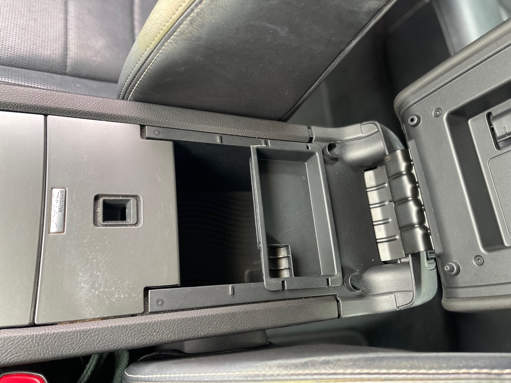 Ford Taurus Limited FWD 2011