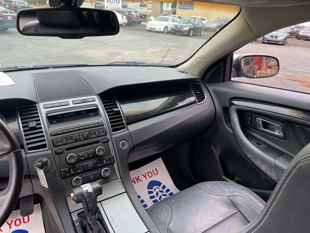 Ford Taurus Limited FWD 2011