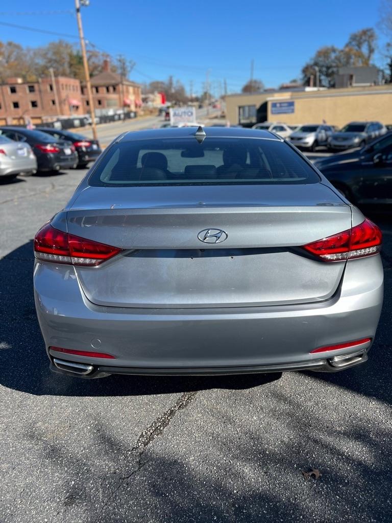 Hyundai Genesis 3.8L 2015