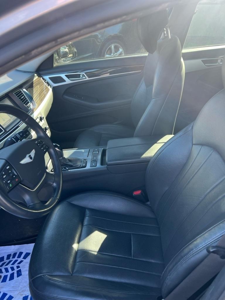 Hyundai Genesis 3.8L 2015