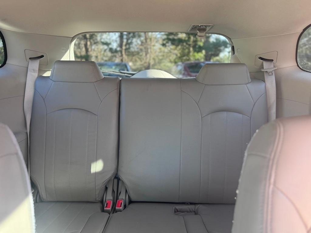 Buick Enclave Convenience FWD 2015