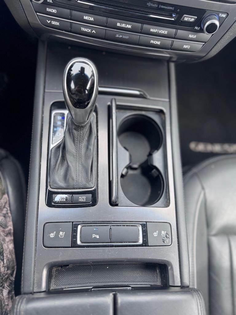 Hyundai Genesis 3.8L 2015