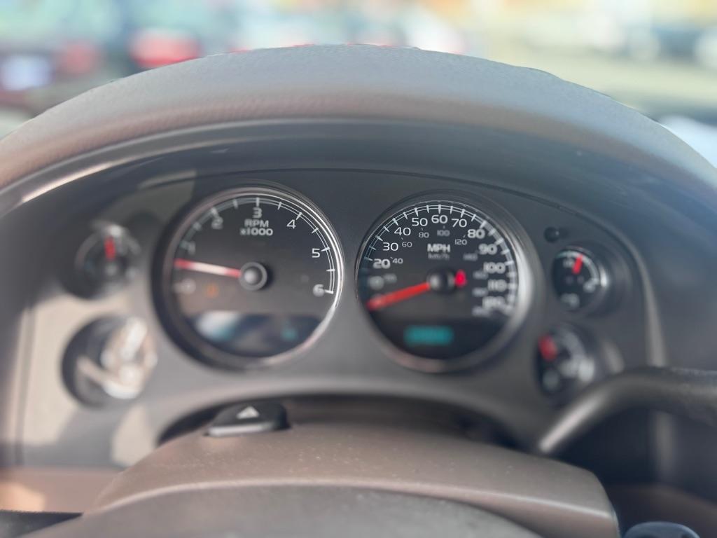 Chevrolet Suburban LT 1500 2WD 2012