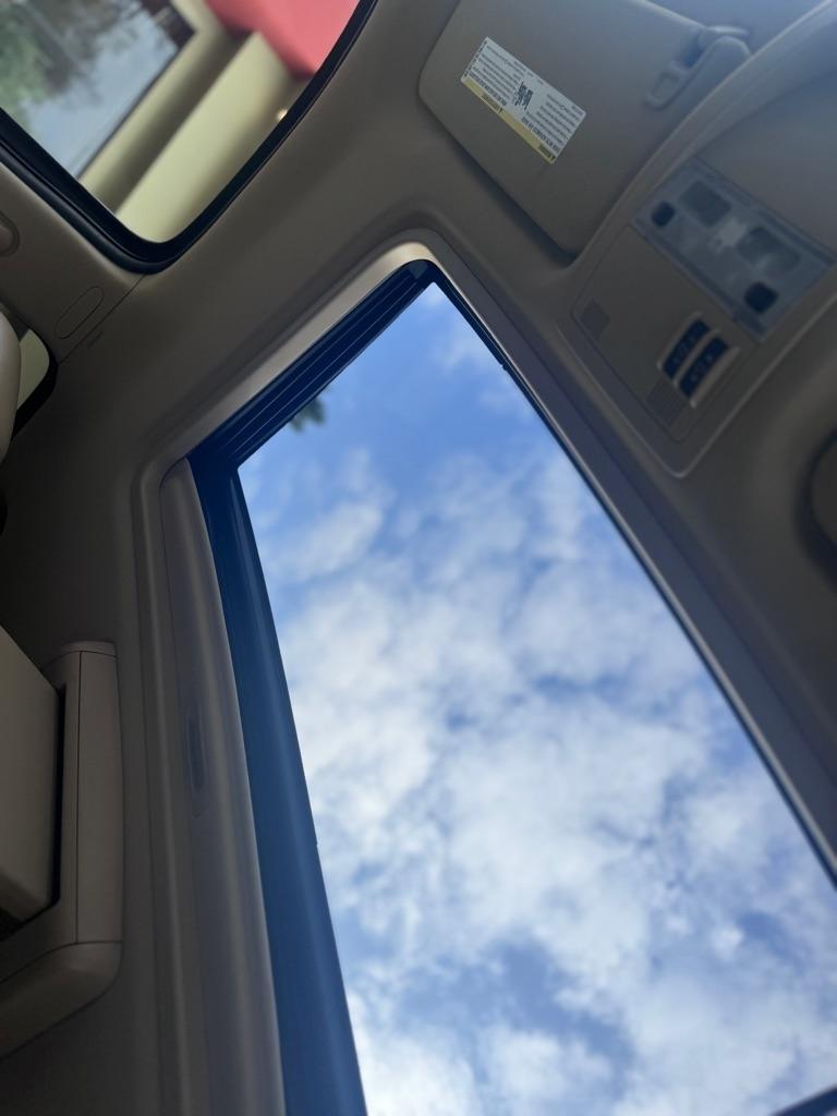 Chevrolet Suburban LT 1500 2WD 2012