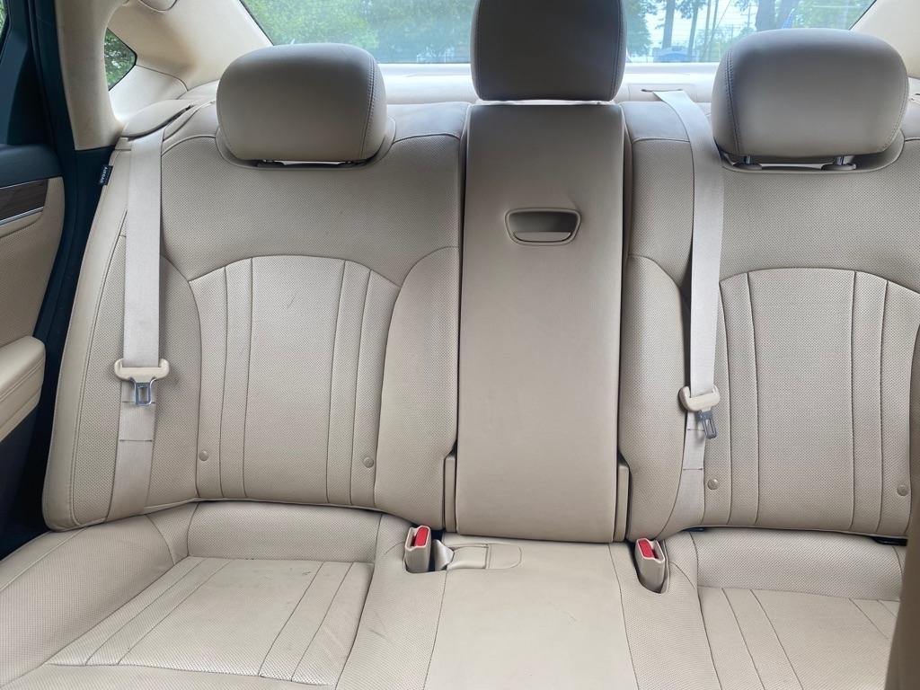 Hyundai Genesis 3.8L 2015