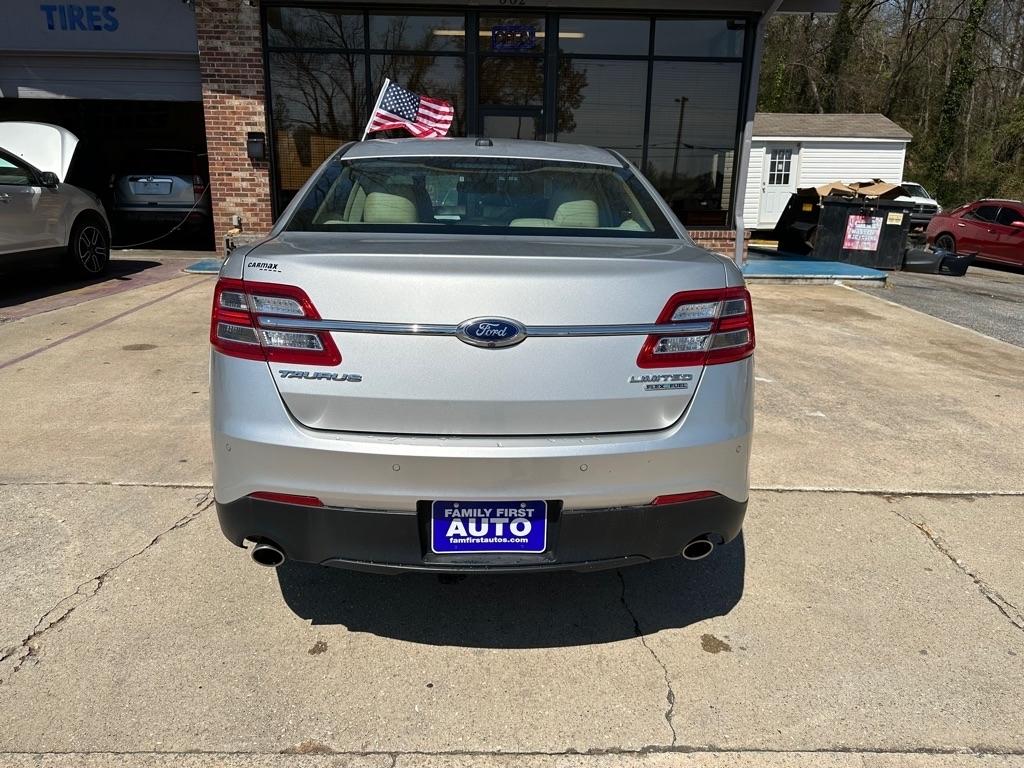 Ford Taurus Limited FWD 2015