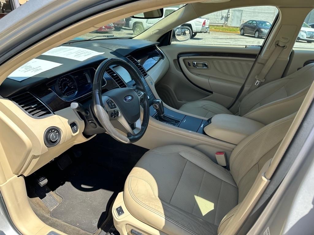 Ford Taurus Limited FWD 2015