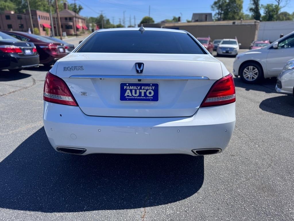 Hyundai Equus Signature 2015