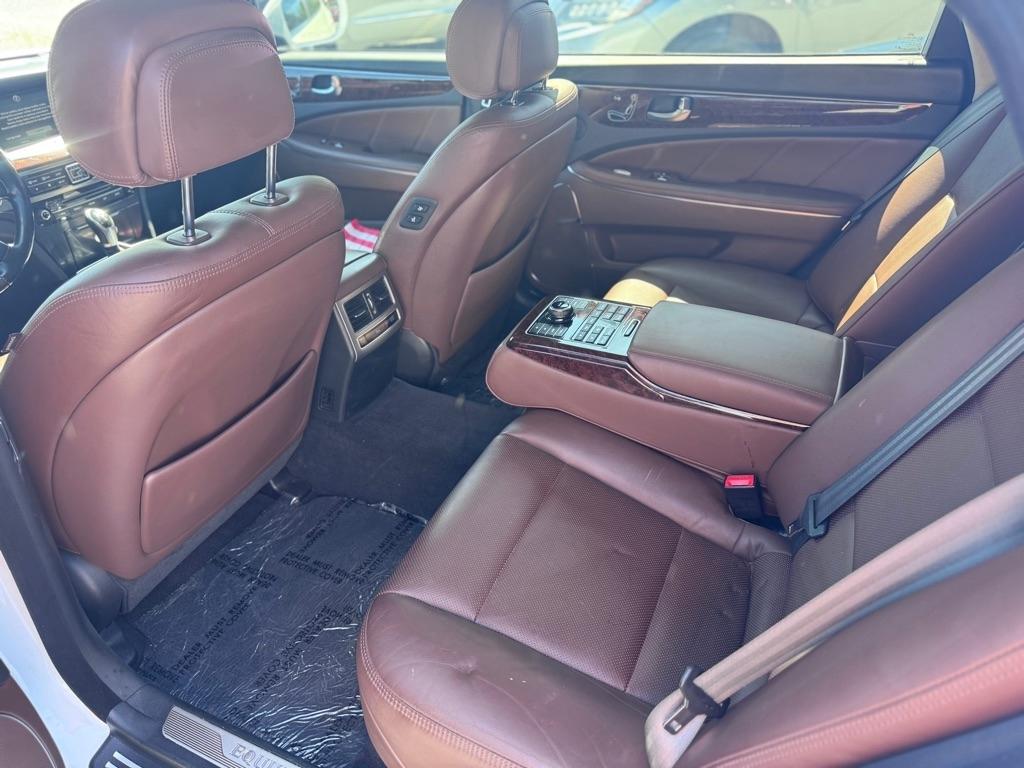 Hyundai Equus Signature 2015