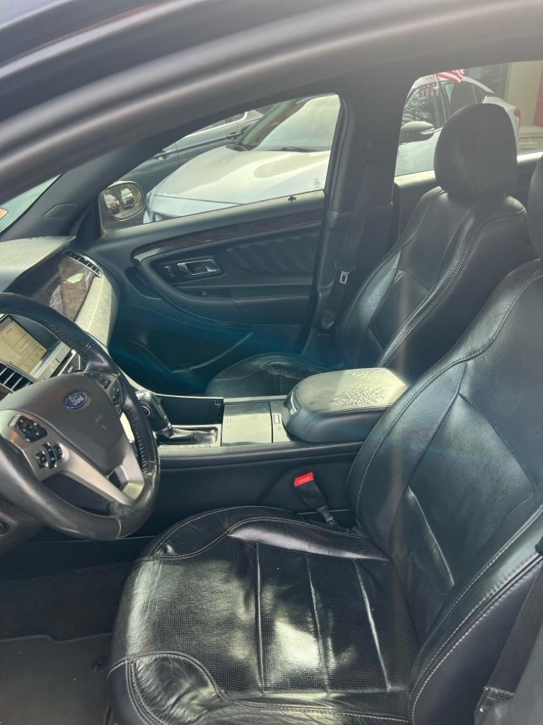 Ford Taurus Limited FWD 2018