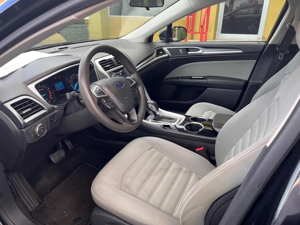 Ford Fusion S 2013