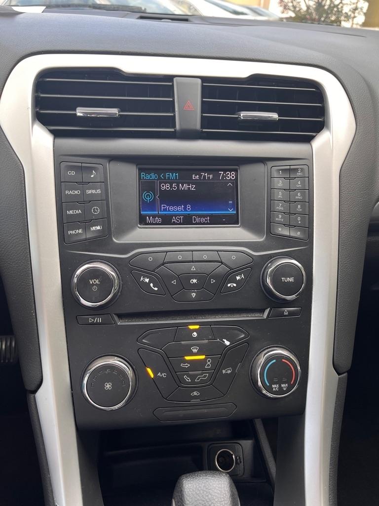 Ford Fusion S 2013
