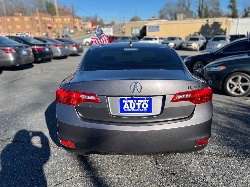 Acura ILX 5-Spd AT 2015