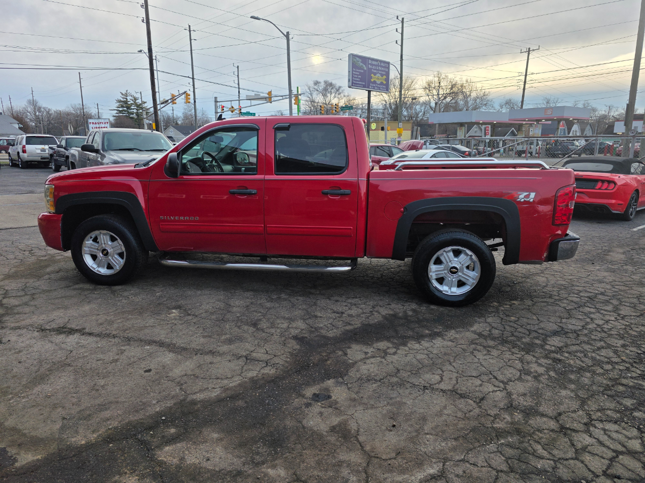 Chevrolet Silverado 1500 LT Crew Cab 4WD 2011