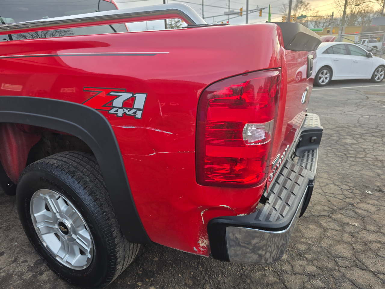 Chevrolet Silverado 1500 LT Crew Cab 4WD 2011