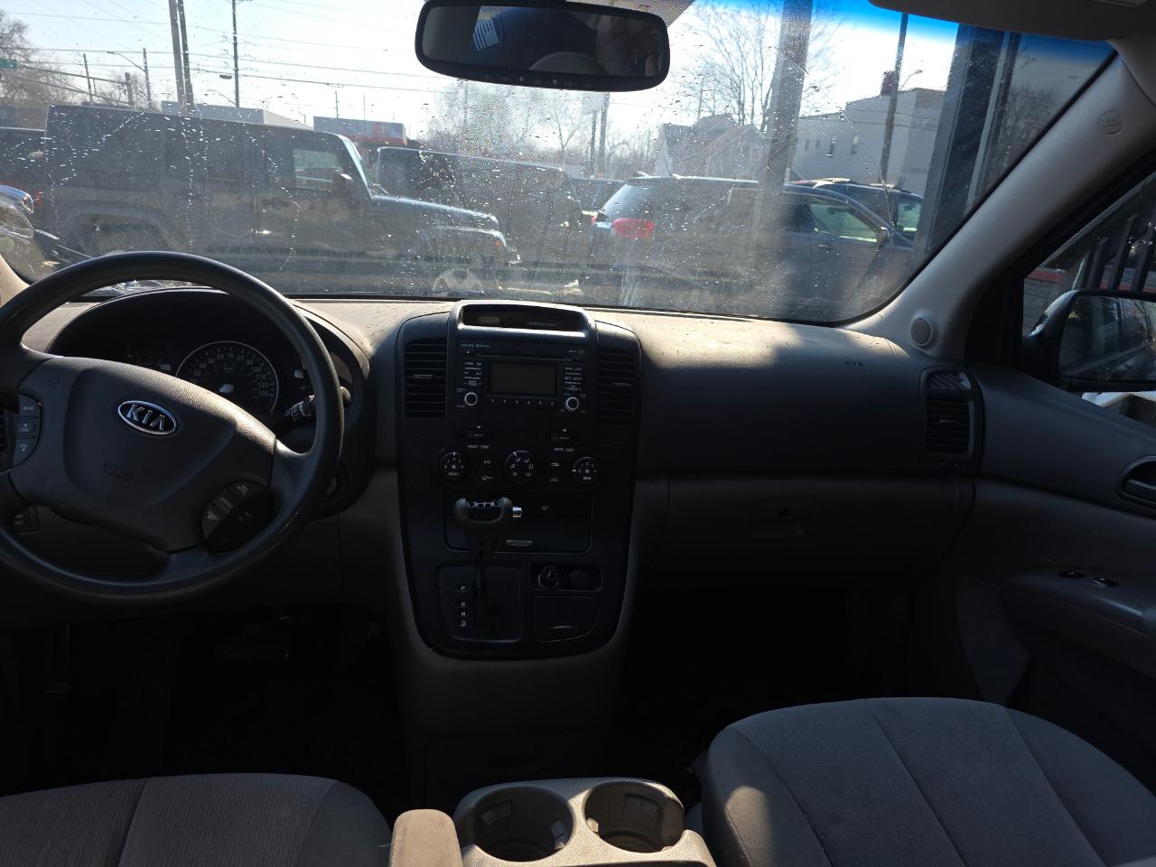 Kia Sedona LX LWB 2012