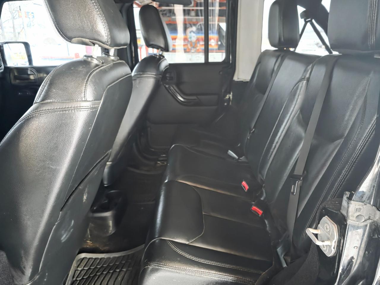 Jeep Wrangler Unlimited Sahara 4WD 2015