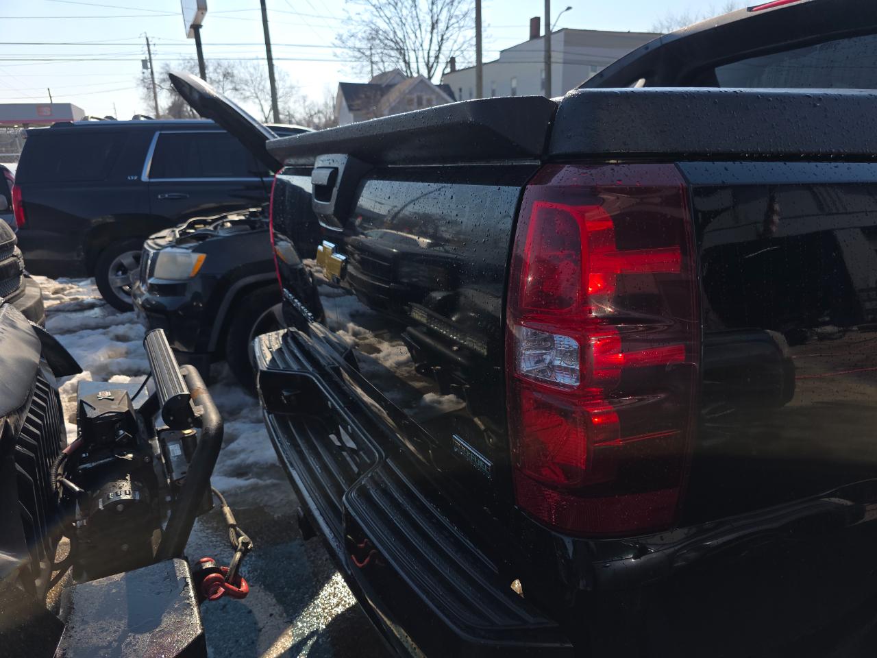 Chevrolet Avalanche LT 4WD 2011