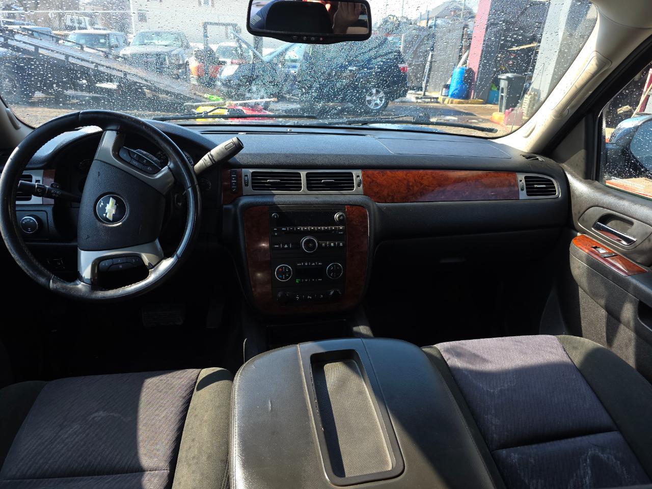 Chevrolet Avalanche LT 4WD 2011