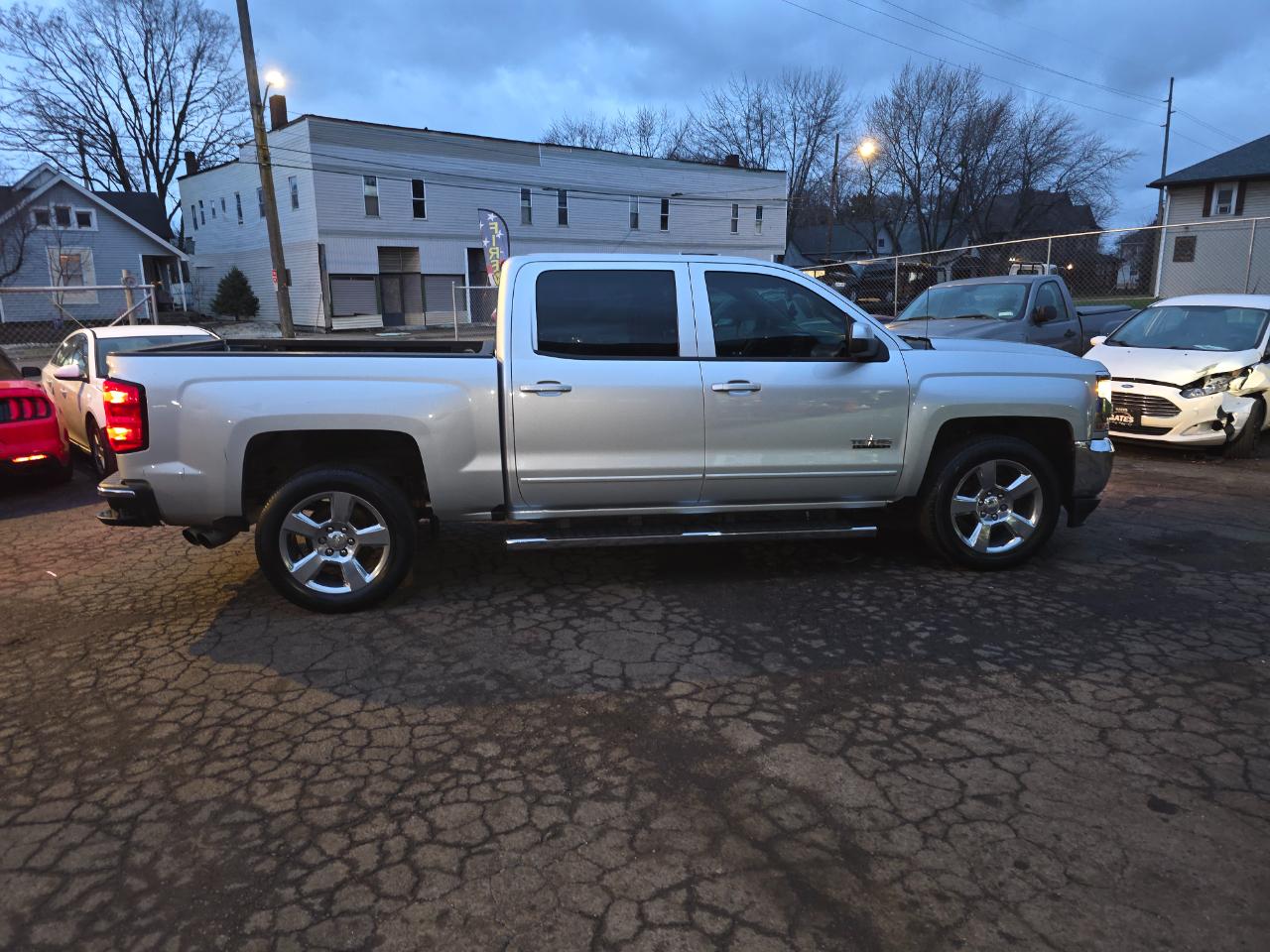 Chevrolet Silverado 1500 LT Crew Cab 2WD 2018