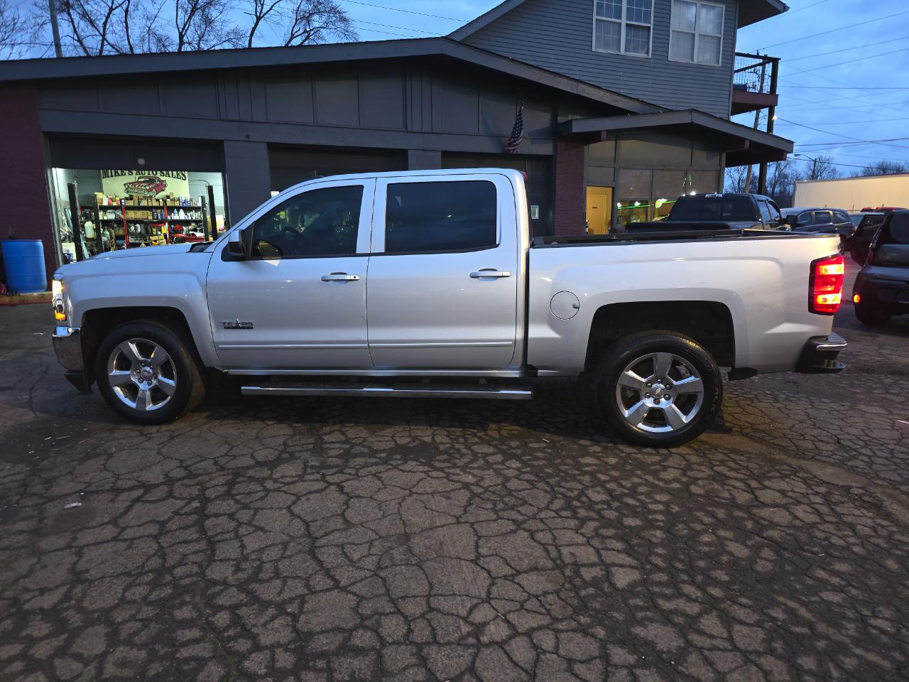 Chevrolet Silverado 1500 LT Crew Cab 2WD 2018