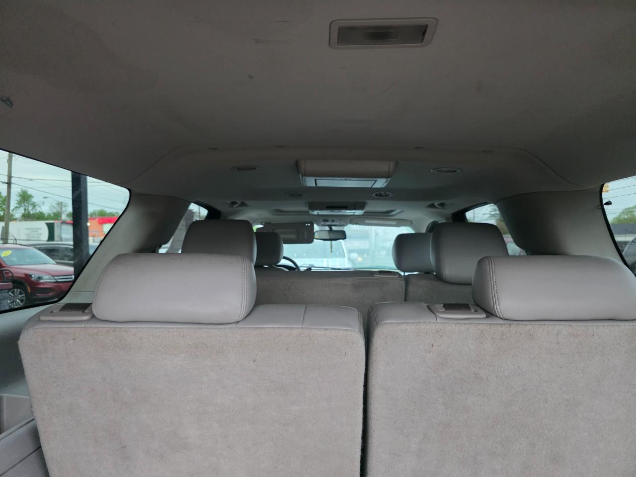 GMC Yukon XL SLT 1/2 Ton 2WD 2013