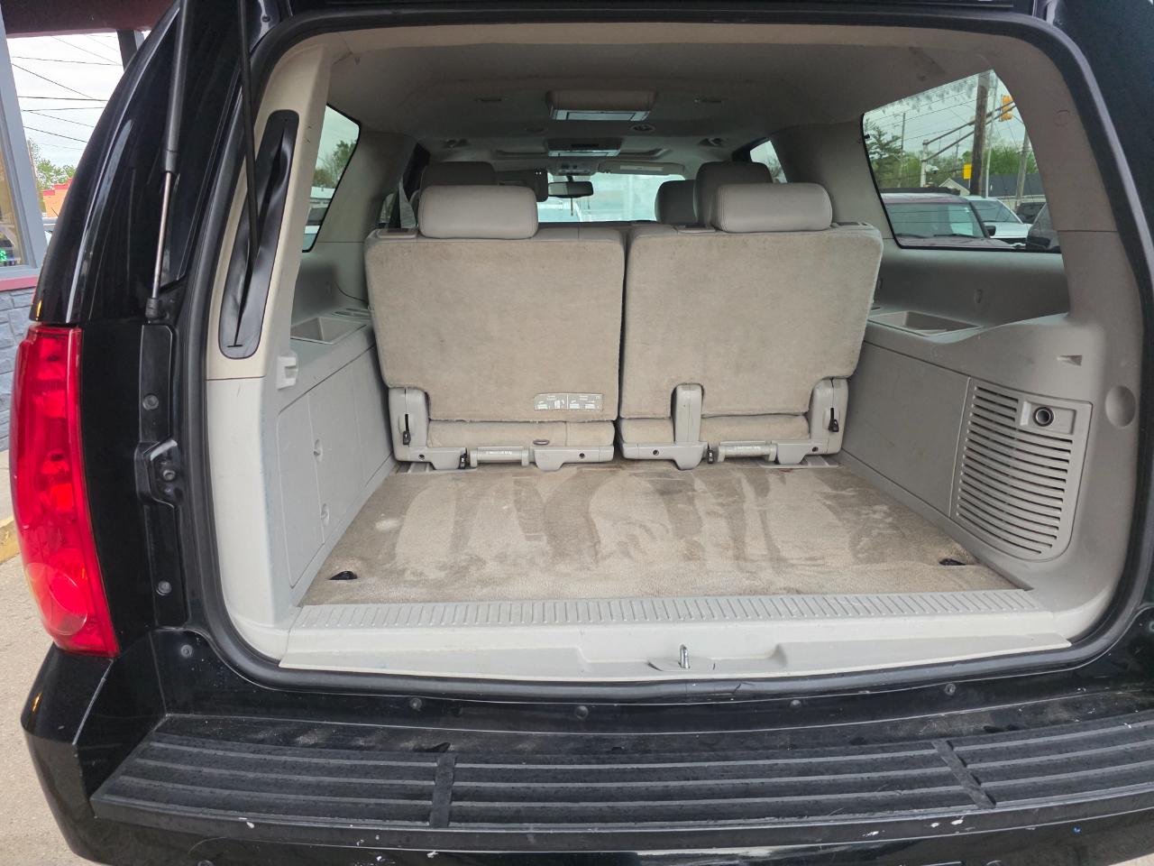 GMC Yukon XL SLT 1/2 Ton 2WD 2013