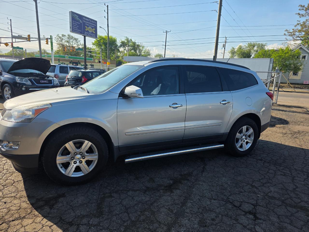 Chevrolet Traverse 2LT FWD 2012