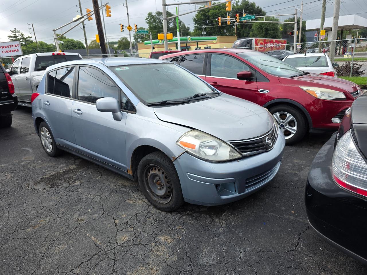Nissan Versa 1.8 S Hatchback 2011