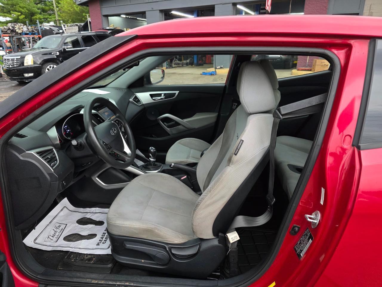 Hyundai Veloster Base 2013