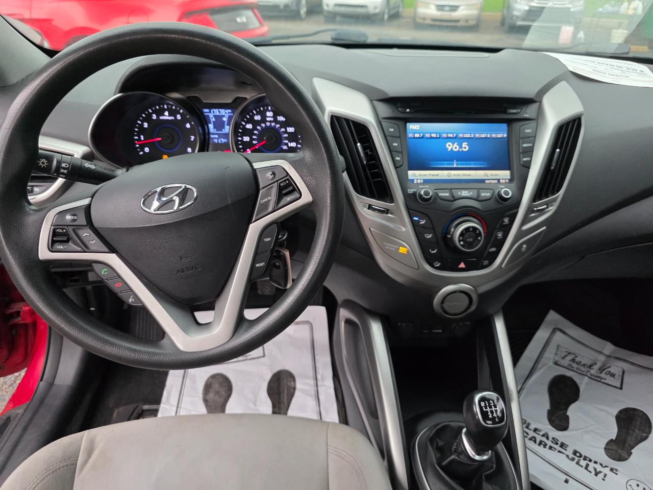 Hyundai Veloster Base 2013